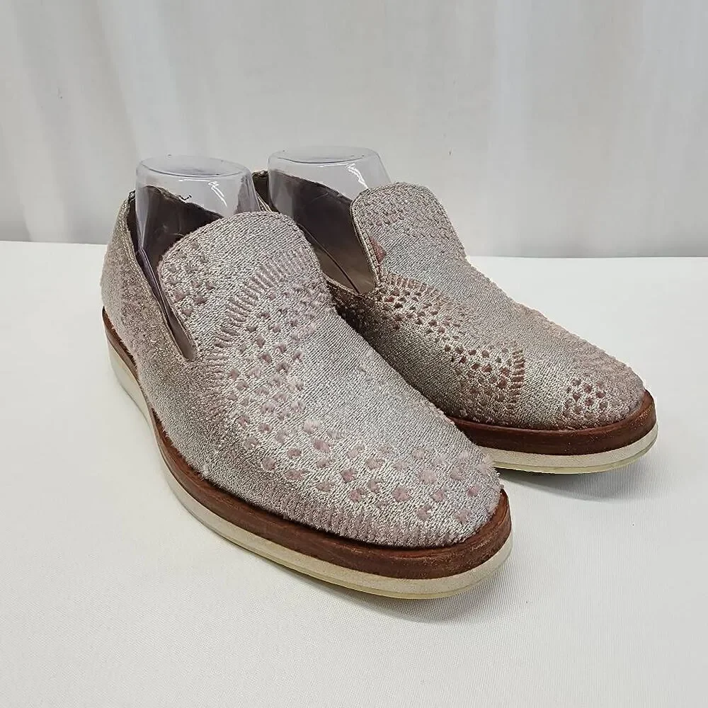 Free People Size 39 US 8.5 Snake Eyes Silver Metallic and Velvet Loafers P